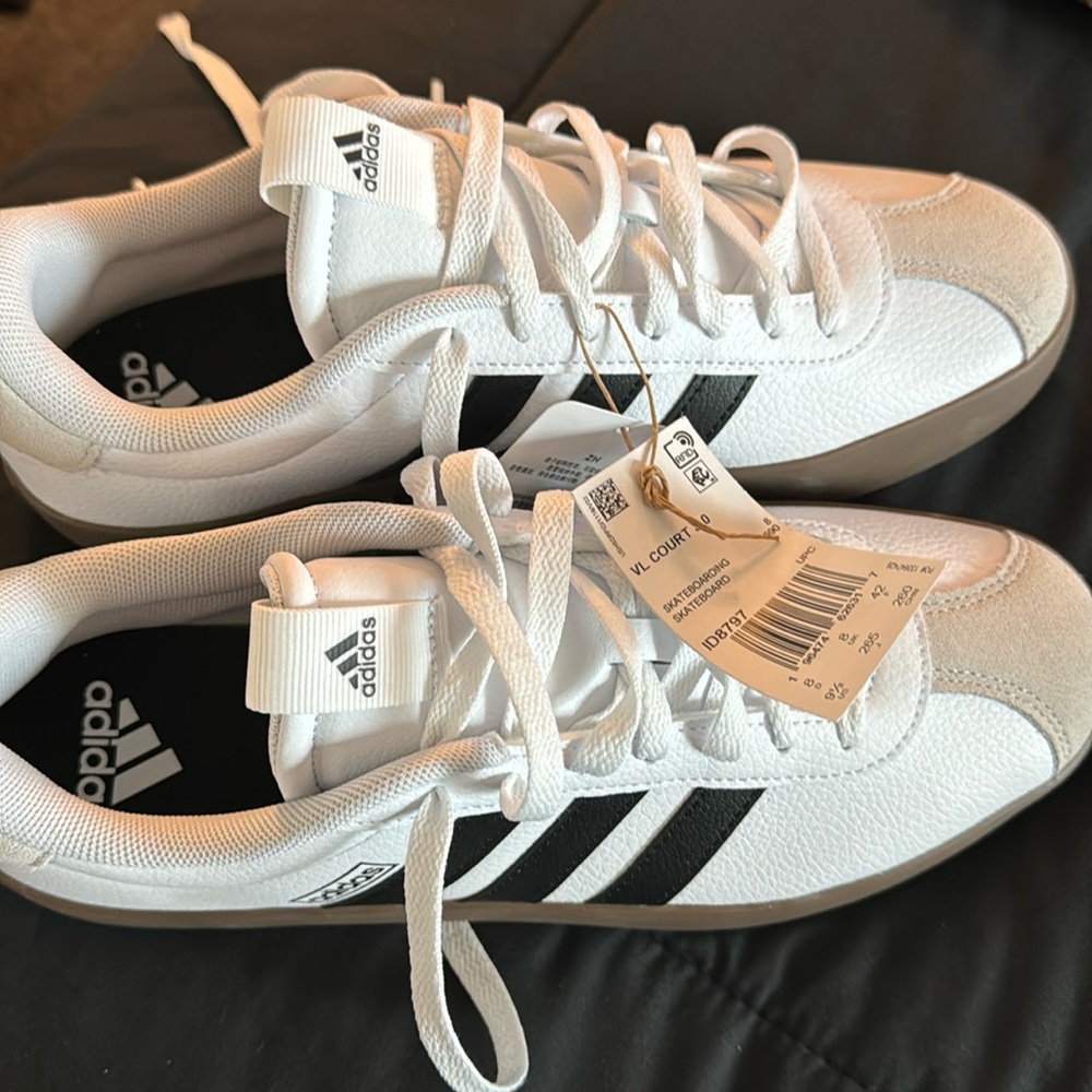Men’s Samba similar Adidas VL court 3.0 brand new with tags